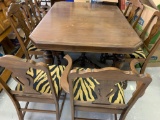 Beautiful kitchen table with 6 padded chairs