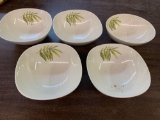 5 plastic decorative bowls