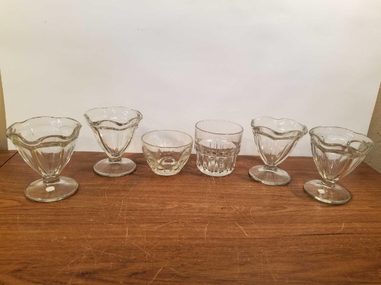 4 Dessert Glasses and 2 Glass Cups