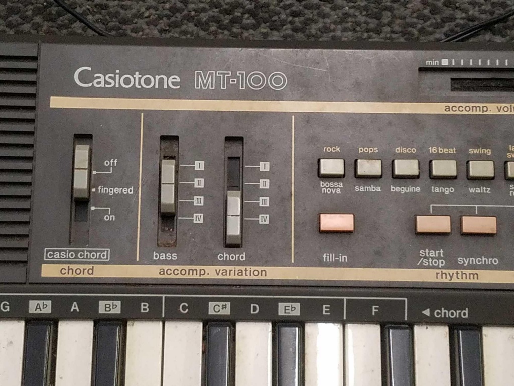 Casio - Casiotone MT-100 Keyboard Synthesizer / Graphic Equalizer | Estate  & Personal Property Personal Property | Online Auctions | Proxibid