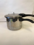 Presto pressure cooker w/ lid and pressure regulator