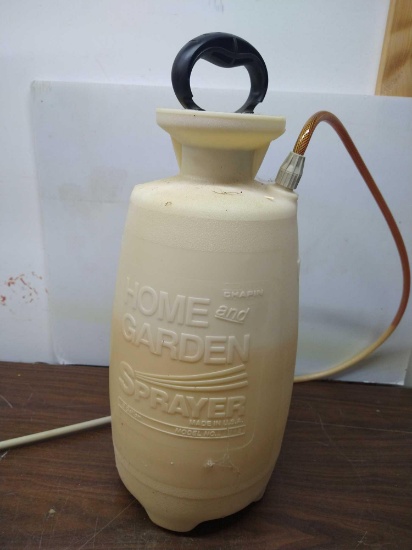 Home and Garden 2 gallon sprayer