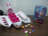 Hello Kitty Airplane and Fingerlings