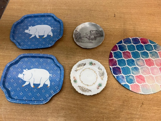 2 Tin Trays, Metal Decor Plate , Ceramic Decor Plate