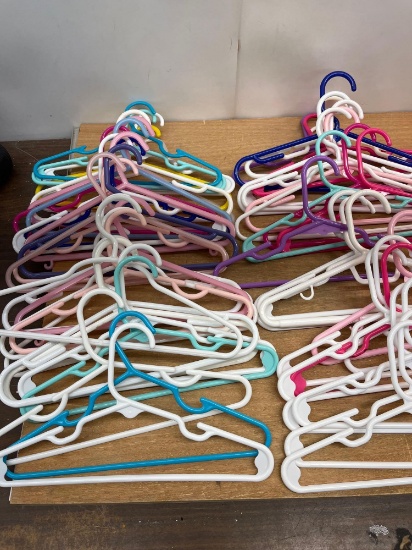 90 Kids Plastic Hangers