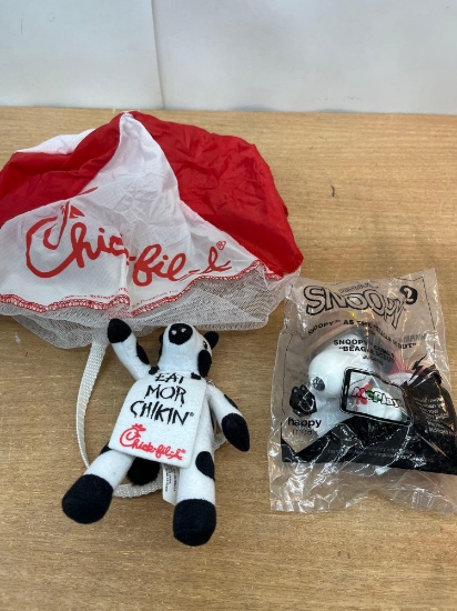 New Peanut Snoopy Toy/ Chick Fli A Cow with Parachute