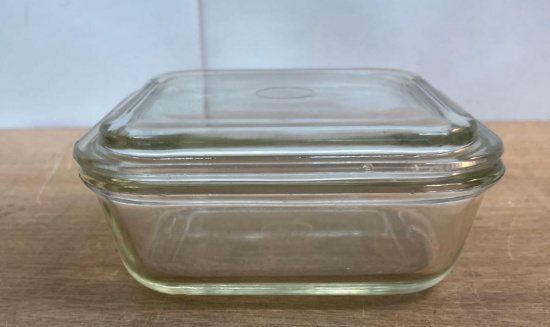 Pyrex Glass Oven Dish With Lid