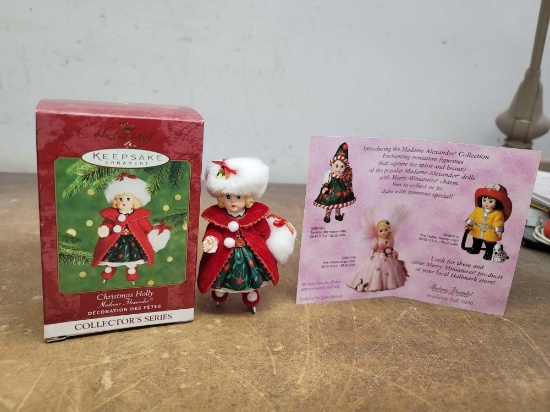 Hallmark Keepsake Collection Ornament Christmas Holly
