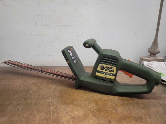 Black and Decker 16 inch Electric Hedge Trimmer