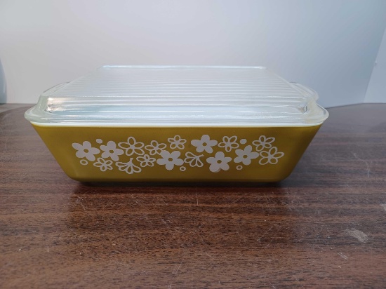 Pyrex Spring Blossom 1.5 Qt. Refrigerator Casserole Dish with Lid
