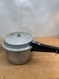 Mirror 4 Quart Slow Cooker/ Seamer