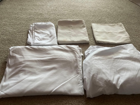 3 Piece White Twin Flat, Fitted Sheets and Pillow Case / 2 Beige Pillow Cases