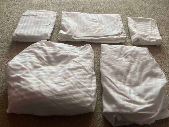 2 California King Size Flat Sheets/ 2 King Size Fitted Sheets / 1 Pillow Case