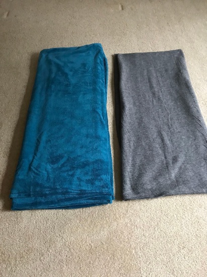 2 Queen Blankets