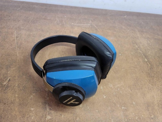 Eastern Earmuffs