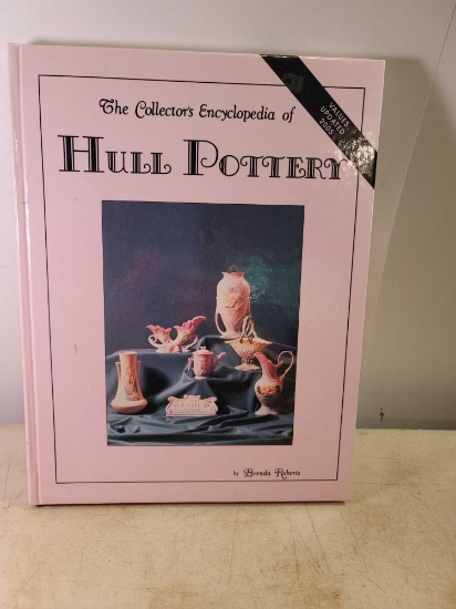 The Collectors Encyclopedia of Hull Pottery Book