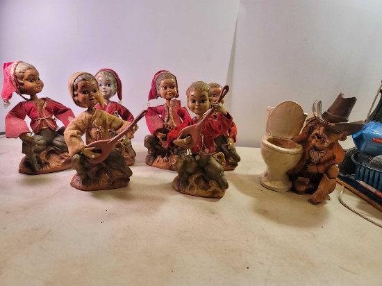 Decorative Figurines