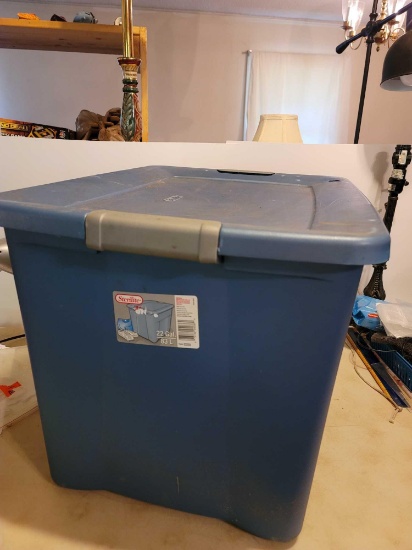 Sterilite Storage Container with Lid