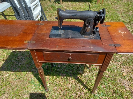 Vintage Singer Sewing Machine