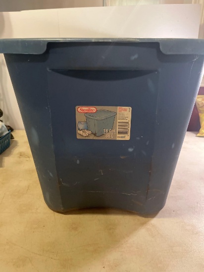 Sterilite 18 Gal Tote Without Lid