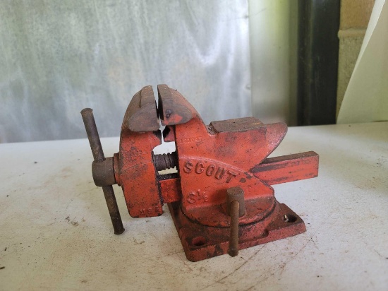 Vintage Scout 3.5 inch Swivel Anvil Vise