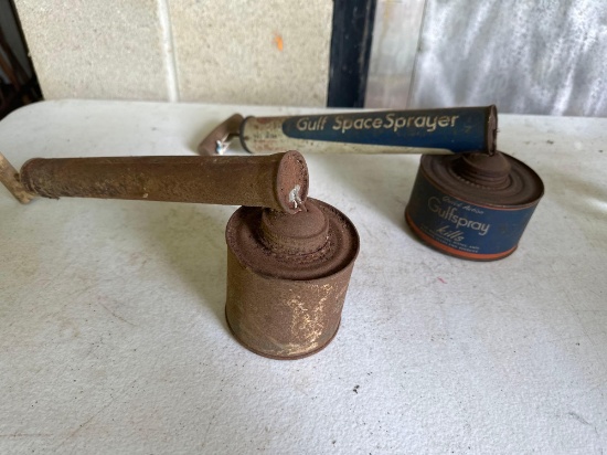 Vintage Sheriff Hot Shot Spray Shooter / Vintage Gulf Space Kills Bug Sprayer