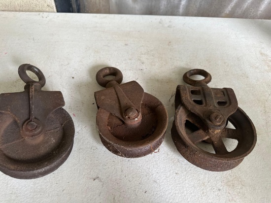 3 Metal Pulleys