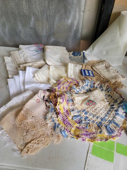 Table Runners, Decorative Napkins, And Doilies