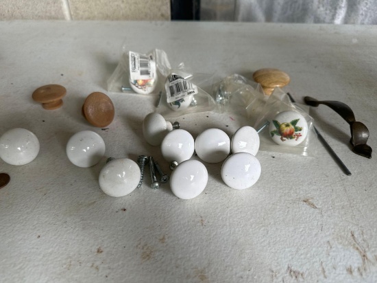 Drawer Knobs / Handles