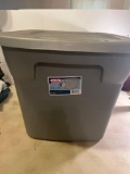 Sterilite 18 Gal Gray Tote with Lid