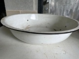 Large Enamel Wash Bowl