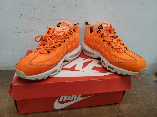 Nike AirMax Shoes Size 9