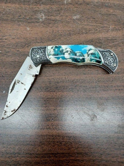 Mount Rushmore Collectible Pocket Knife