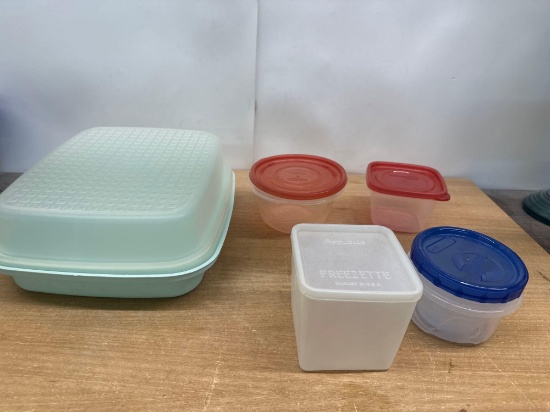 Plastic Containers with Lids / Lunch Container With Lid
