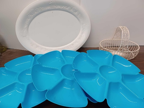 1 Plastic Thanksgiving Platter, 3 Plastic Divided Trays, and Wire Basket