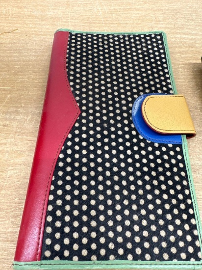 1 Large Wallet / 2 Medium Size Wallets