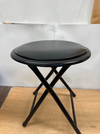 Metal Foldable Sitting Stool with Padded Top