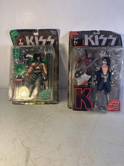 2 Kiss Ultra-Action Figures Gene Simmons / Peler Criss in Box