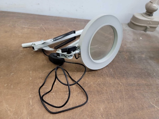Magnifying Light