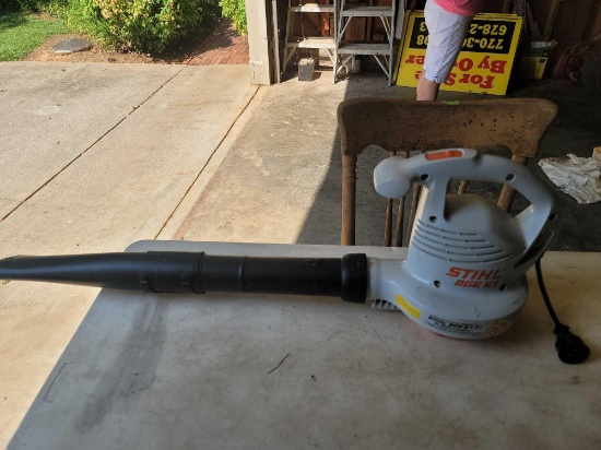 Electric STIHL BGE 61 Blower