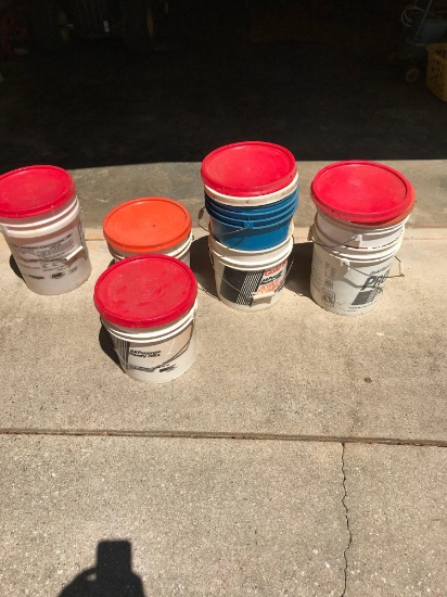 7 Plastic Buckets with Lids