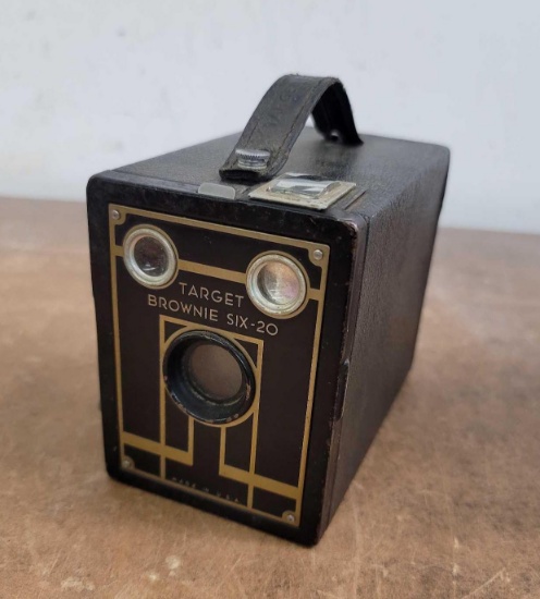 Vintage Brownie Six-20 Camera