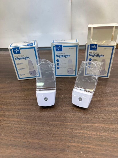 3 New Led Sensor Nightlights In Box