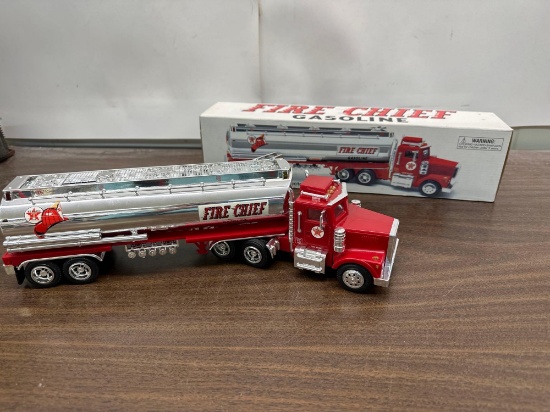 1997 Collectable Texaco Fire Chief Truck Bank
