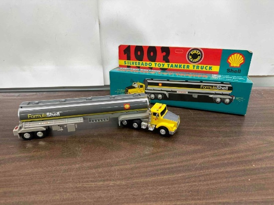 1993 Collectable Formula Shell Silverado Toy Tanker Truck