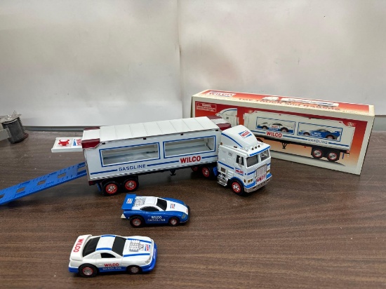 1998 Collectable Wilco Toy Truck and Racers
