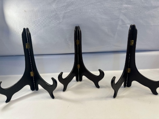 3 Wooden Plate Holders