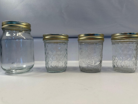 4 Glass Mason Jars with Lids