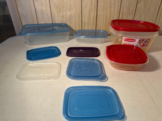 Plastic Containers With Lids / Extra Lids