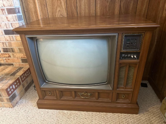 Zenith Cabinet Tv